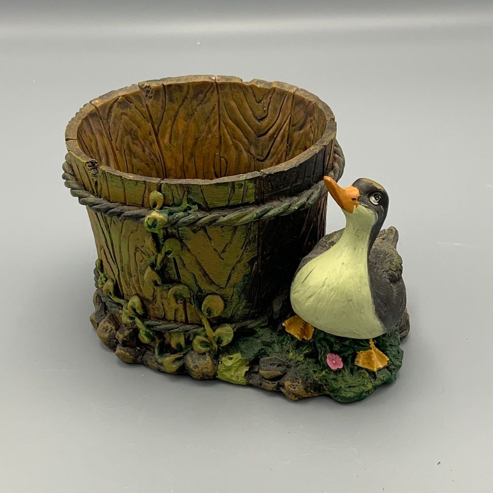 Vtg Resin Duck Barrel Well Bucket Succulent Planter Kitschy Grannycore Farmcore